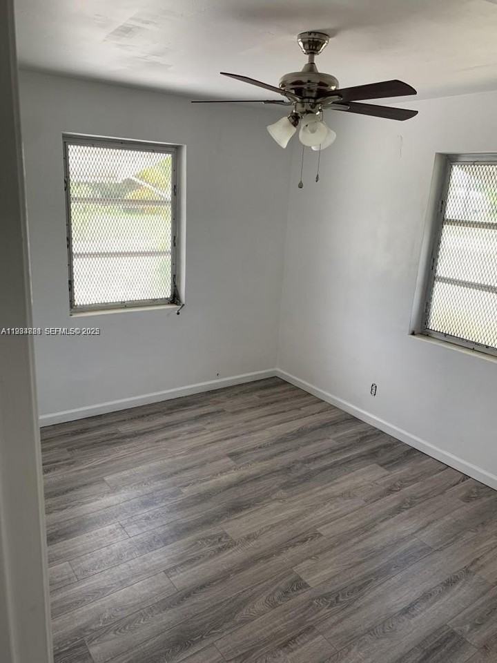 707 Greenbriar Dr - Photo 7 of 12