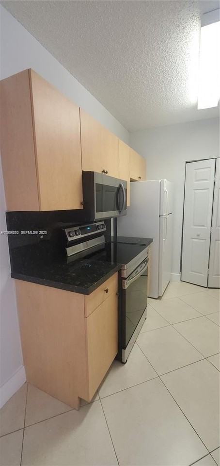 10288 Fox Trail Rd S #309 - Photo 6 of 17