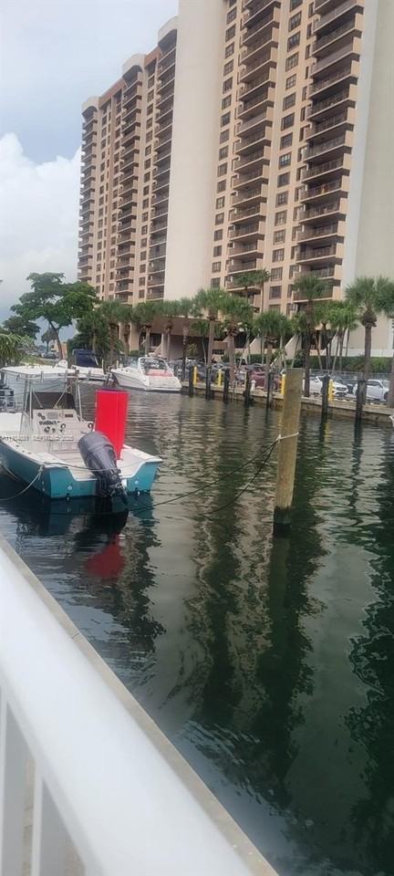 1750 Ne 115th St #608 - Photo 3 of 8