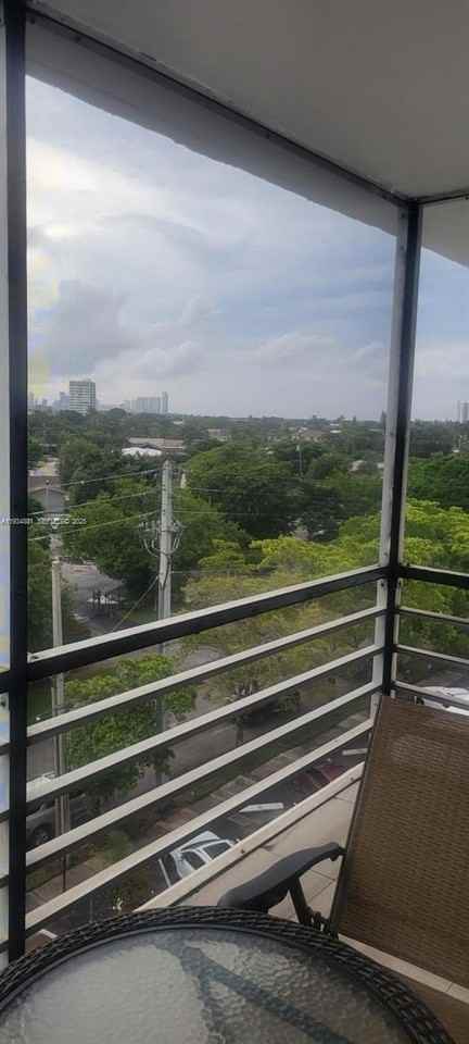 1750 Ne 115th St #608 - Photo 4 of 8