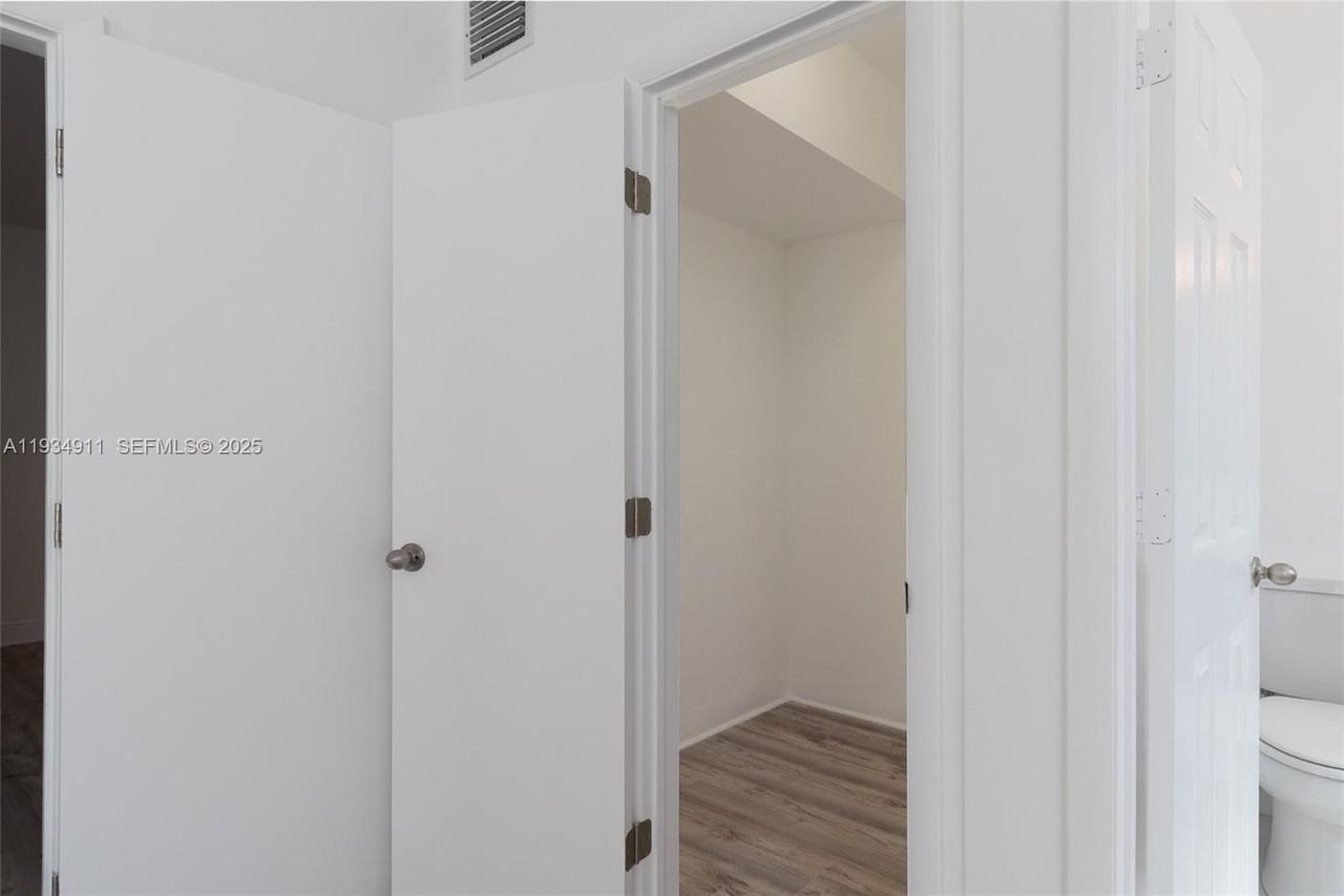 8430 Harding Ave #4A - Photo 4 of 41