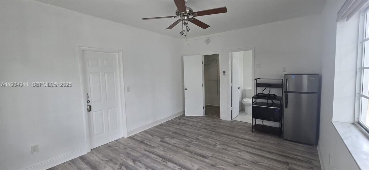 8430 Harding Ave #4A - Photo 5 of 41