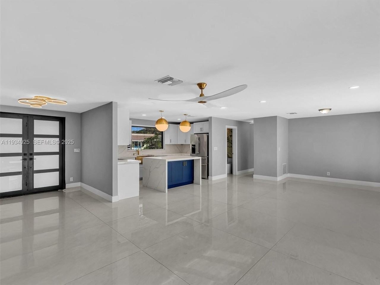 2310 Ne 48th Ct - Photo 4 of 39