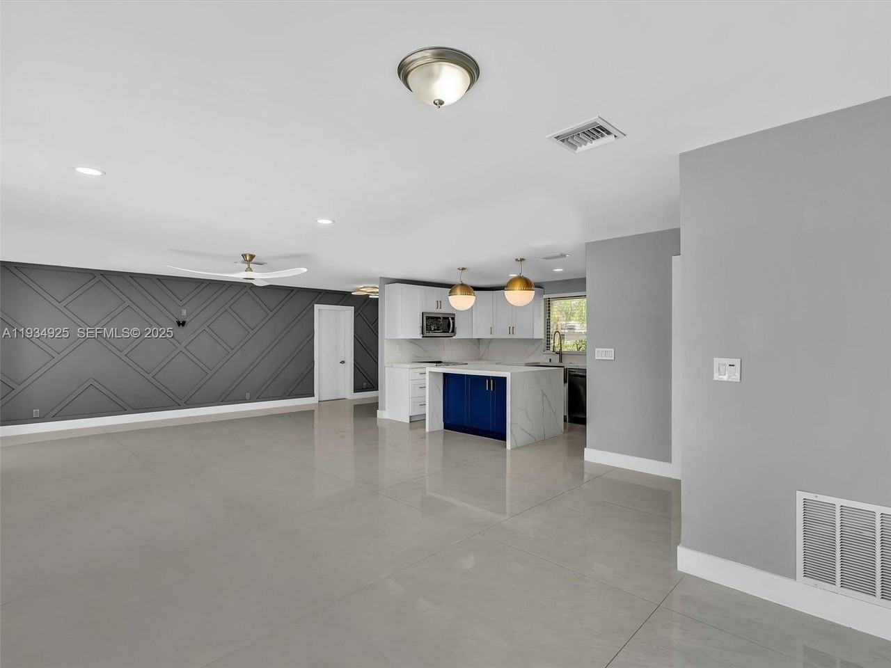 2310 Ne 48th Ct - Photo 6 of 39