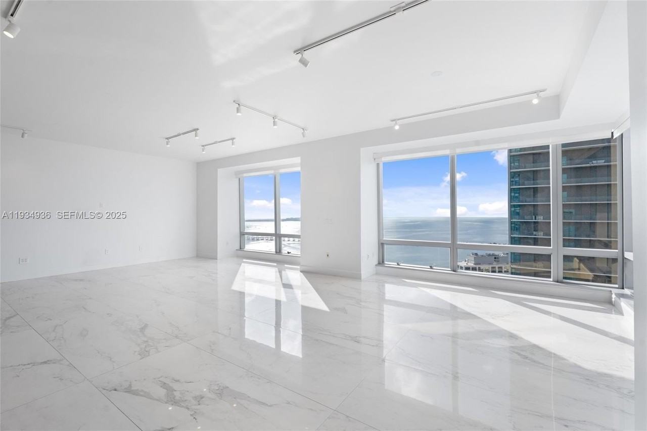 1425 Brickell Ave #47B - Photo 2 of 31