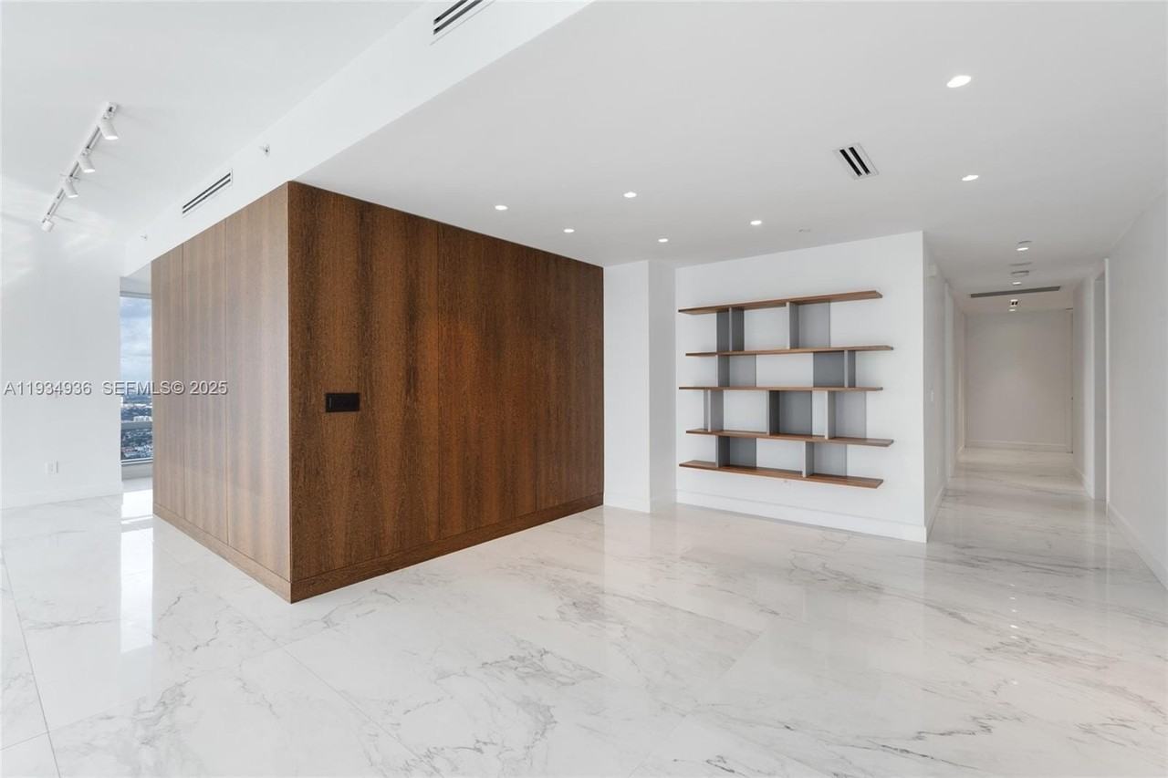 1425 Brickell Ave #47B - Photo 7 of 31