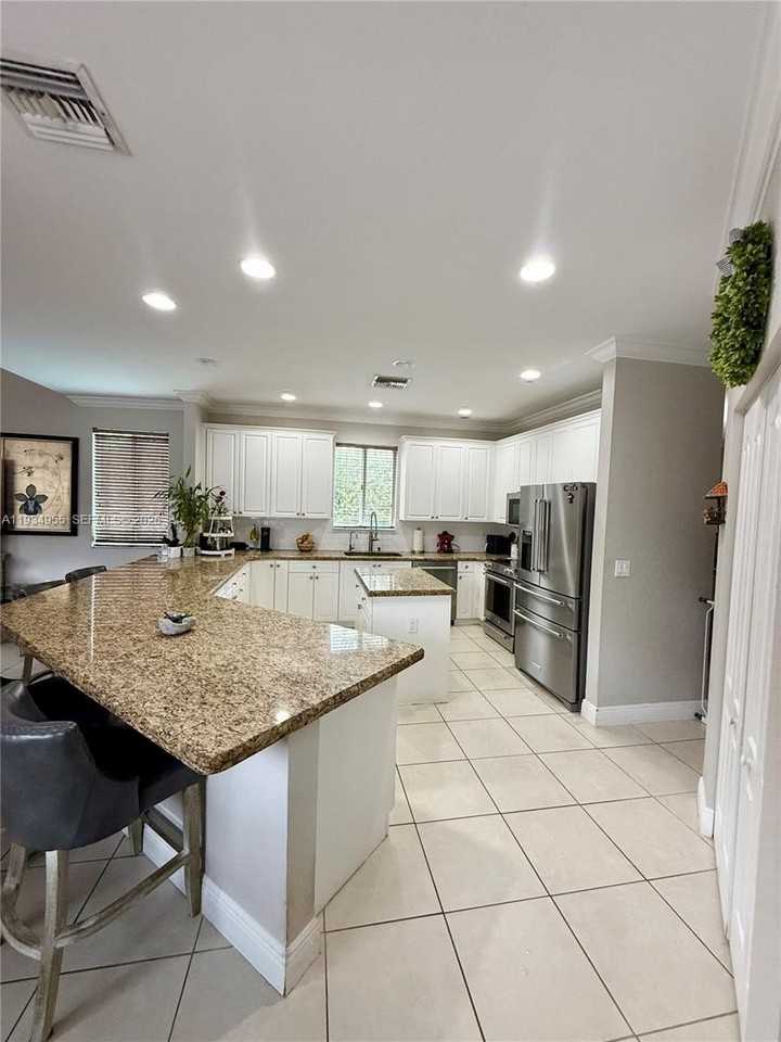 2239 Se 19th Ave #2239 - Photo 5 of 17