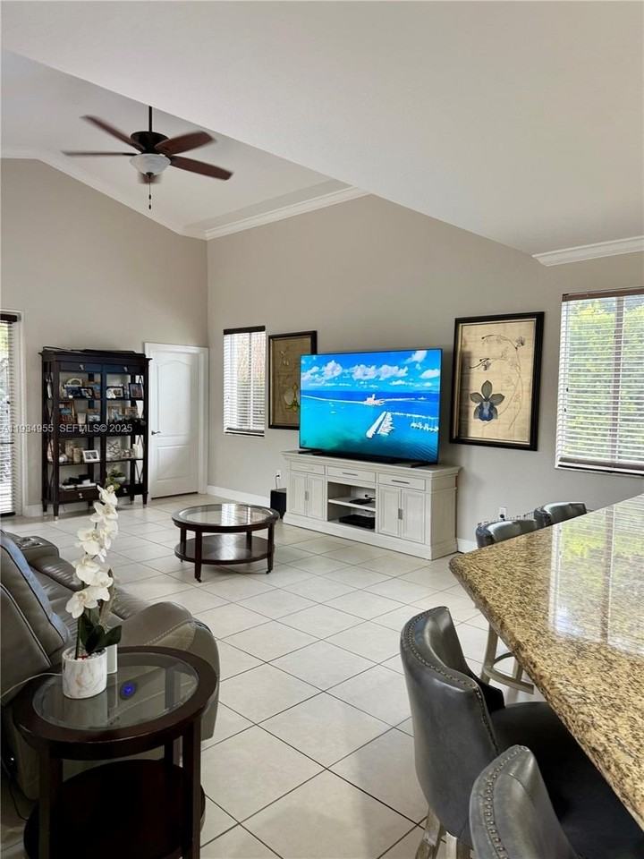 2239 Se 19th Ave #2239 - Photo 7 of 17