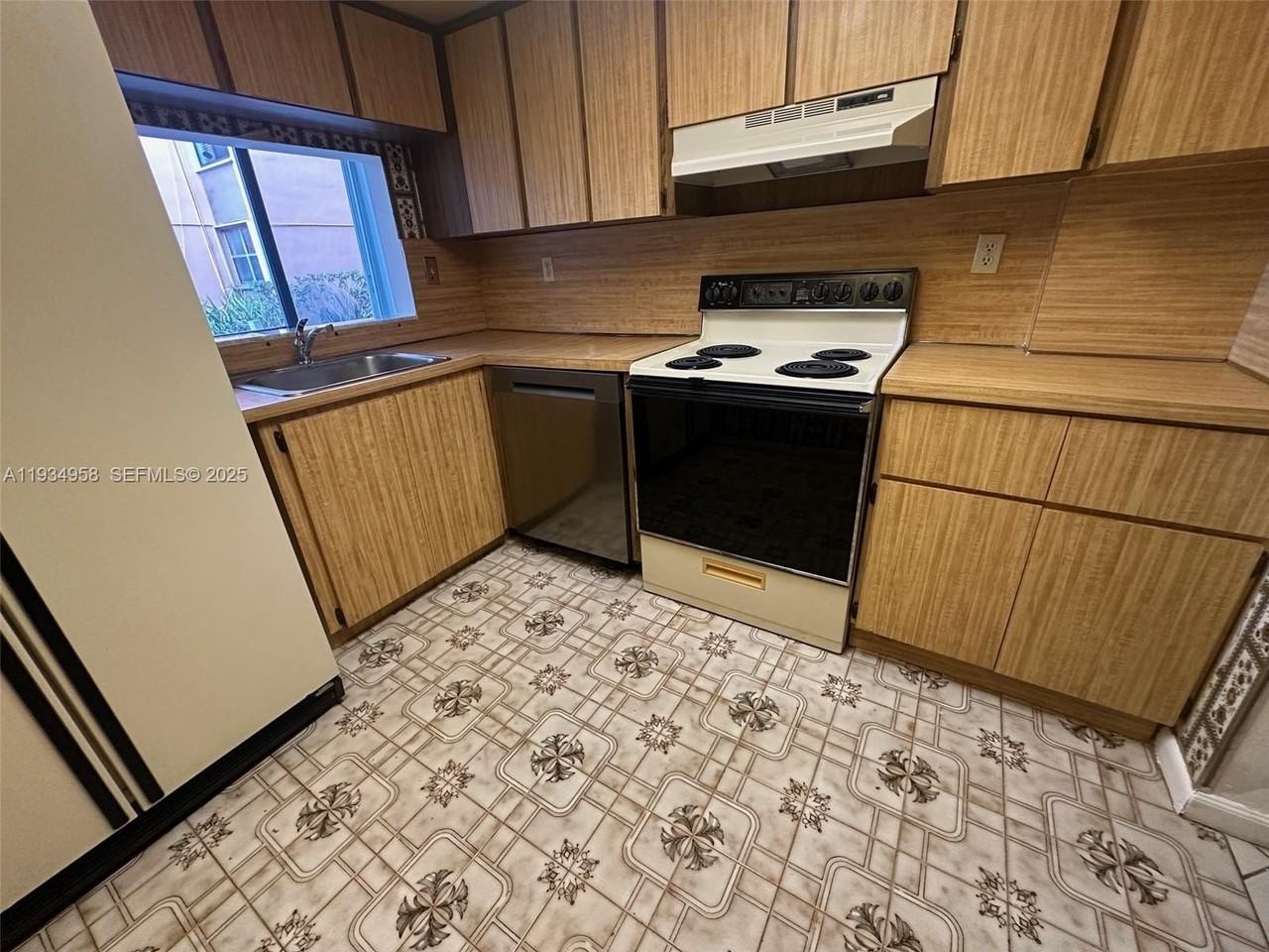 9420 W Flagler St #107 - Photo 7 of 17