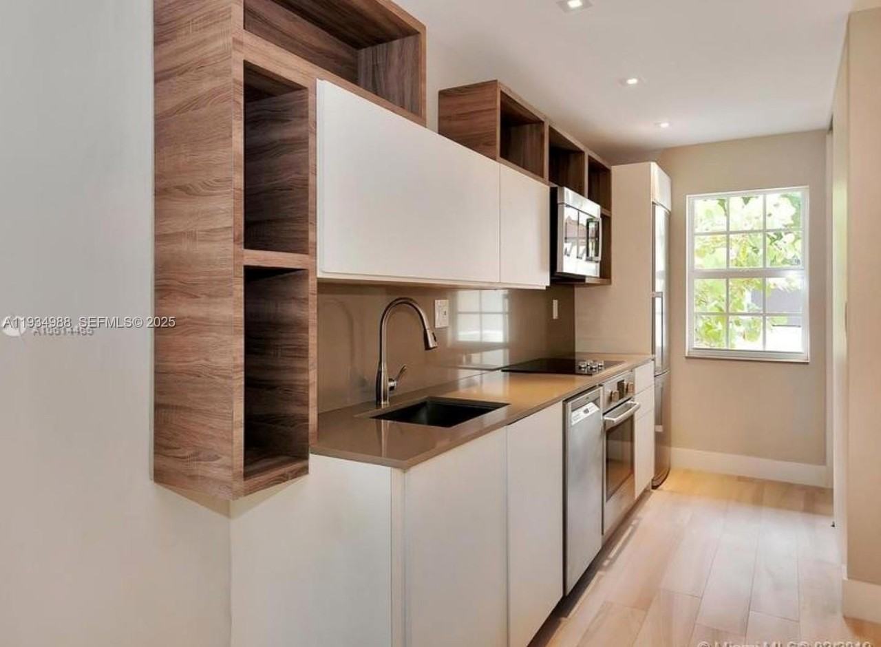 307 Majorca Ave #311 - Photo 4 of 12