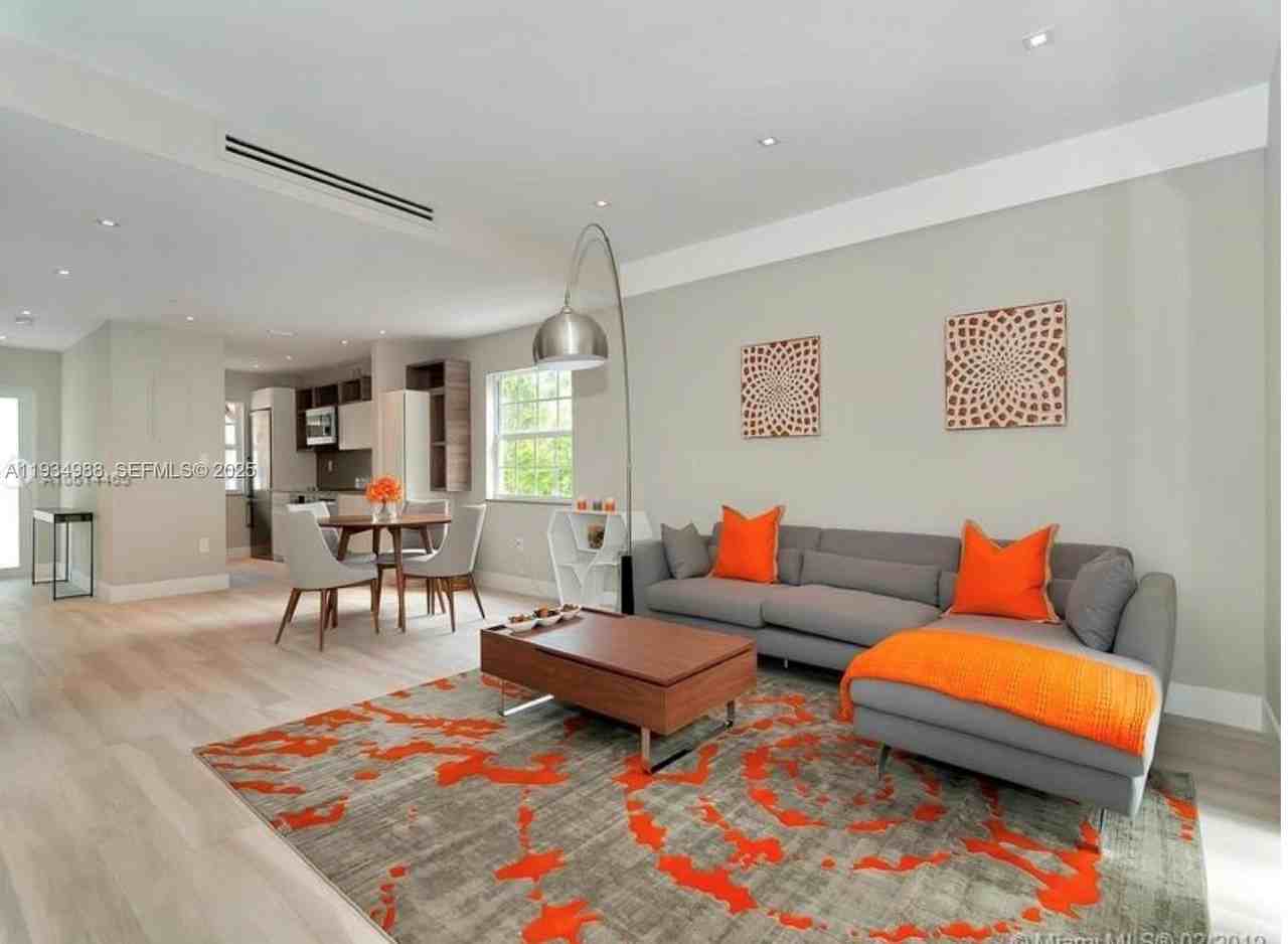 307 Majorca Ave #311 - Photo 6 of 12