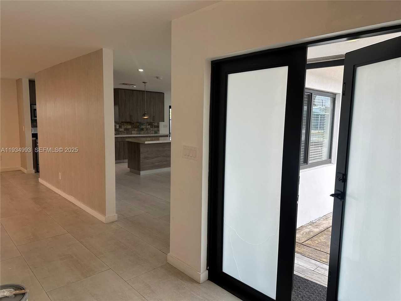 2832 Sw 124th Ct - Photo 3 of 30