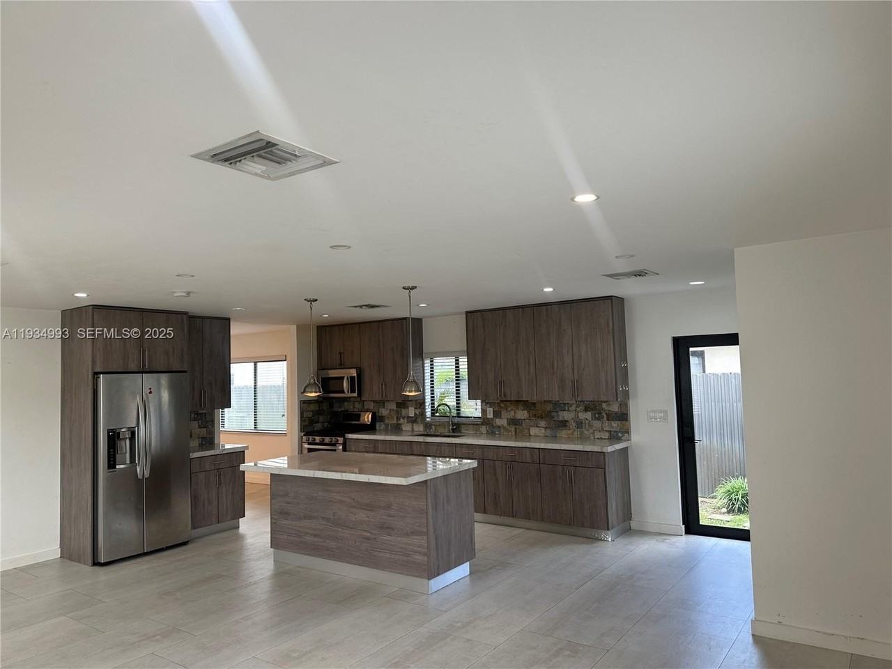 2832 Sw 124th Ct - Photo 7 of 30