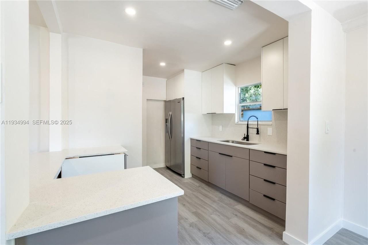 2250 Nw 154th St - Photo 4 of 11