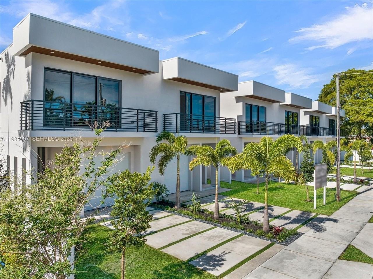 921 Ne 17th Ter #B - Photo 5 of 50