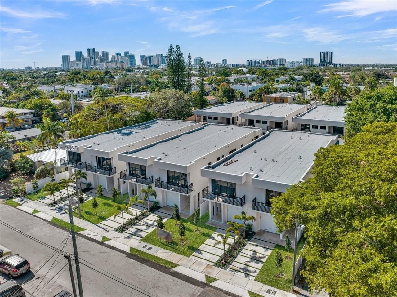 921 Ne 17th Ter #B - Photo 7 of 50