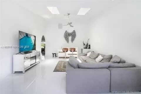 270 Se 7th St #270 - Photo 2 of 18