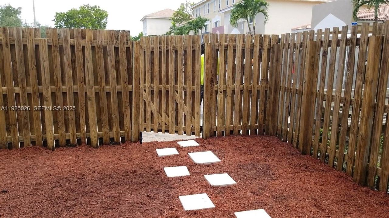 14238 Nw 17th Ave #14238 - Photo 3 of 32