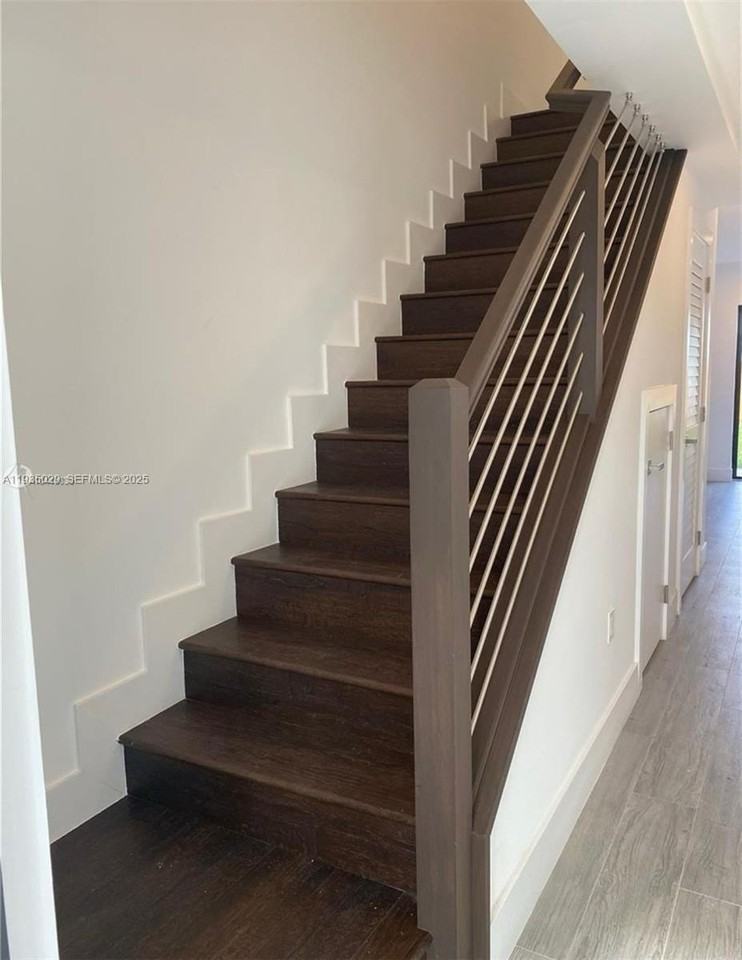 3721 Sw 88th Pl #B - Photo 3 of 10