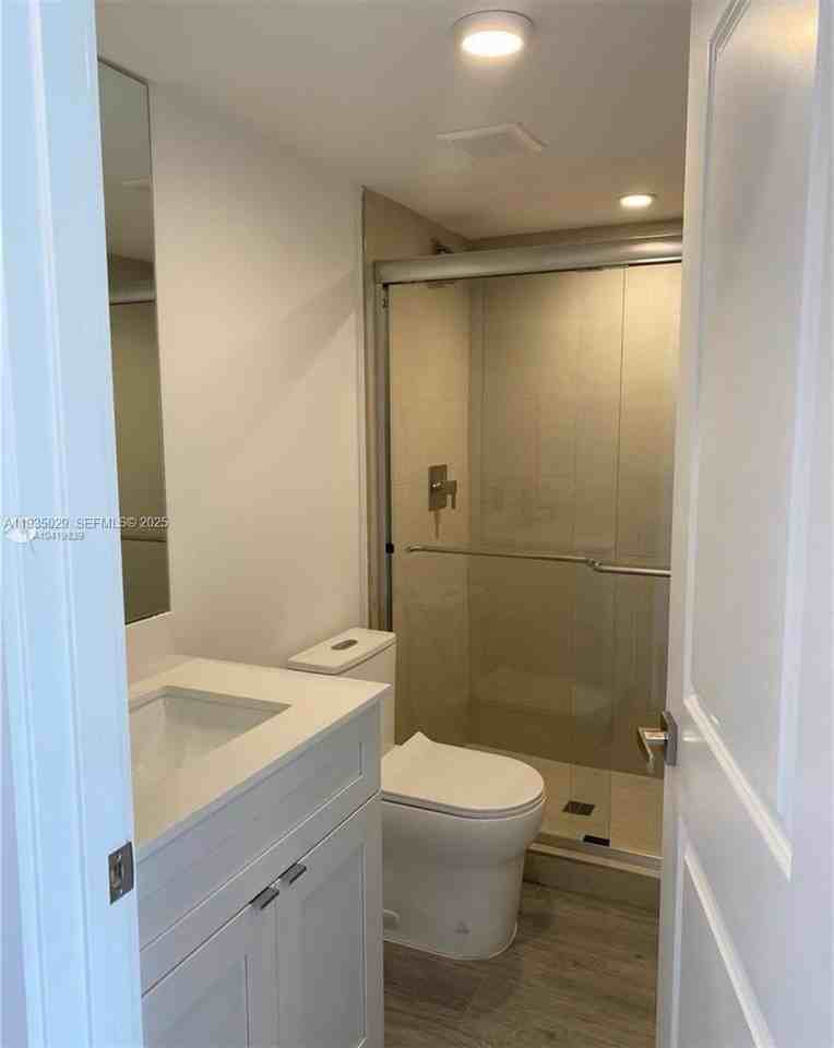 3721 Sw 88th Pl #B - Photo 4 of 10