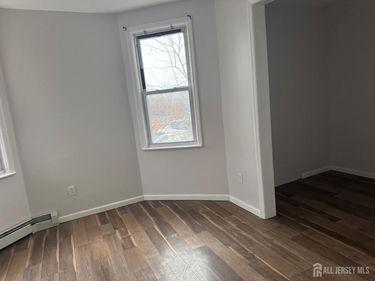 214 Grant St - Photo 2 of 11