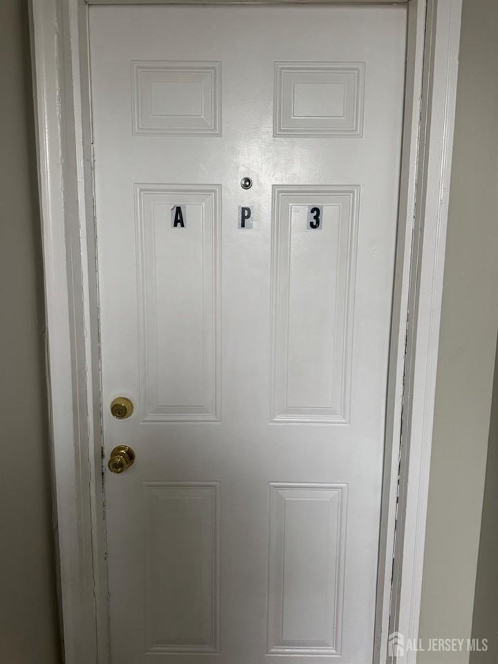 214 Grant St - Photo 3 of 11