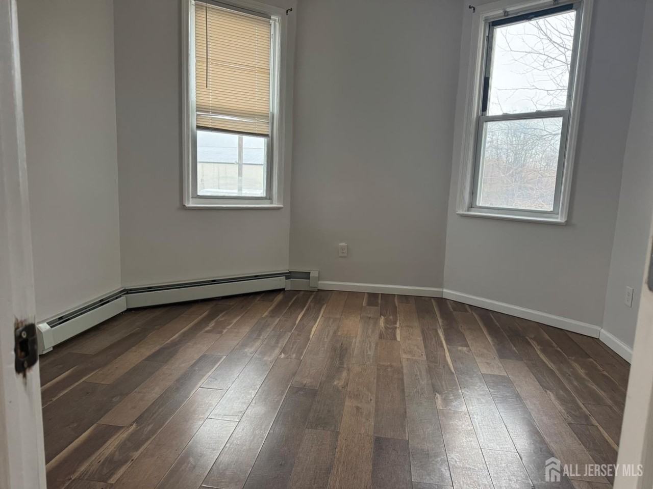 214 Grant St - Photo 4 of 11