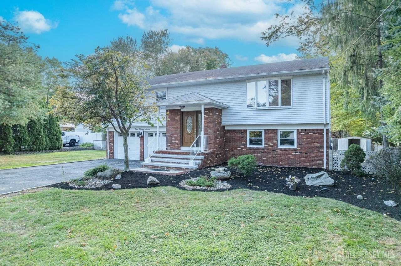 927 Wood Ave - Photo 2 of 41