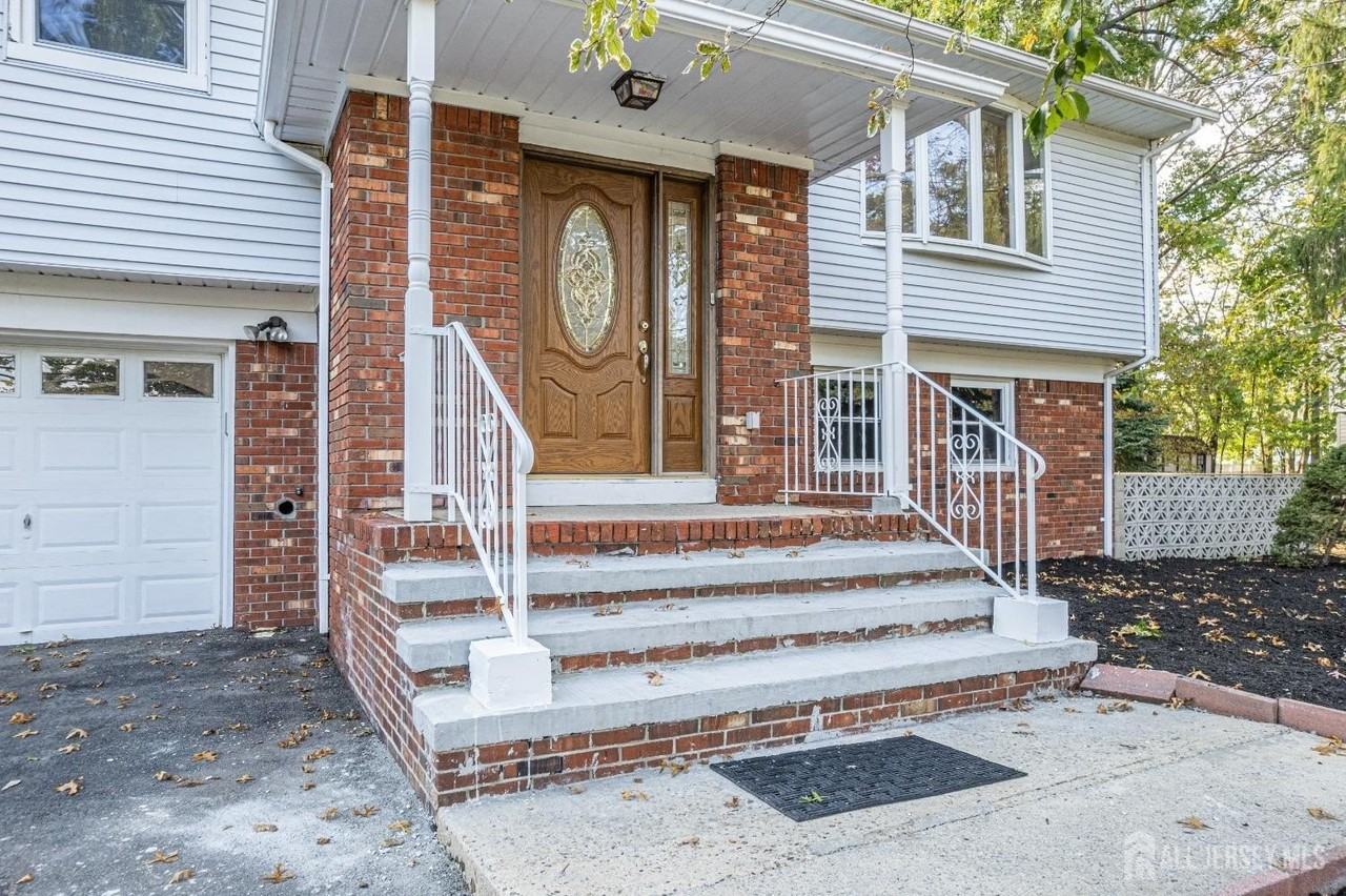 927 Wood Ave - Photo 4 of 41