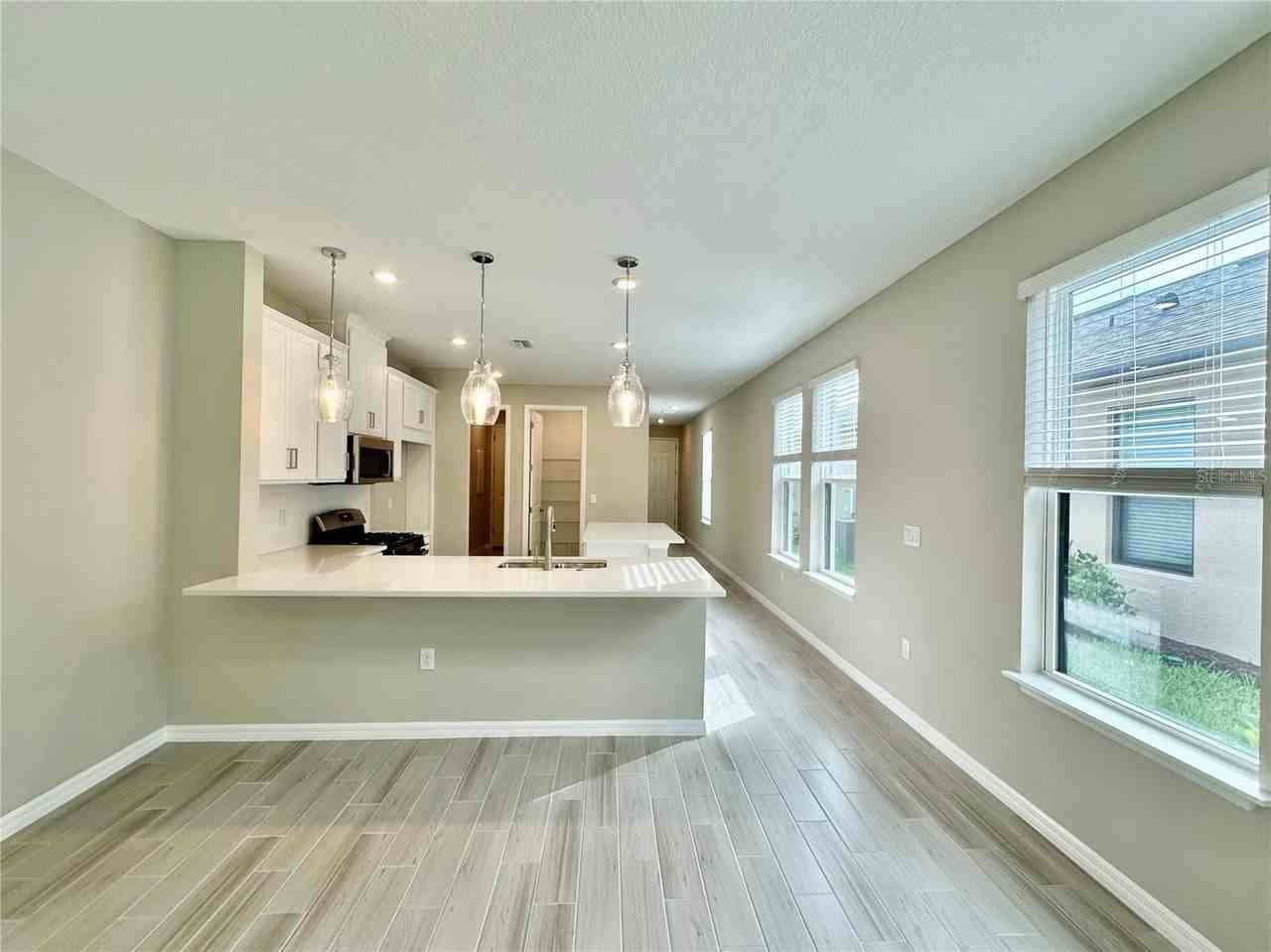 15109 Shady Palms Ln - Photo 4 of 43