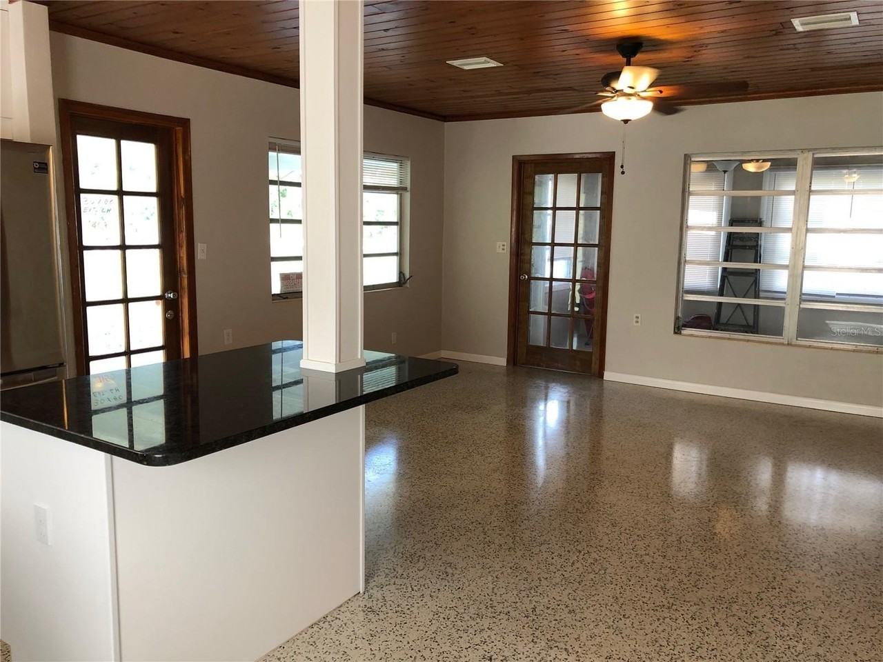 80 Beverly Cir - Photo 4 of 11