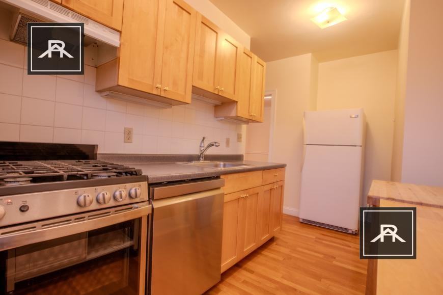 1338 Commonwealth Ave - Photo 2 of 9