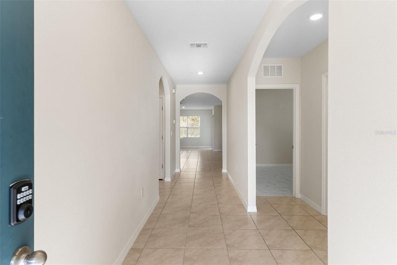 5556 Siltstone St - Photo 7 of 24