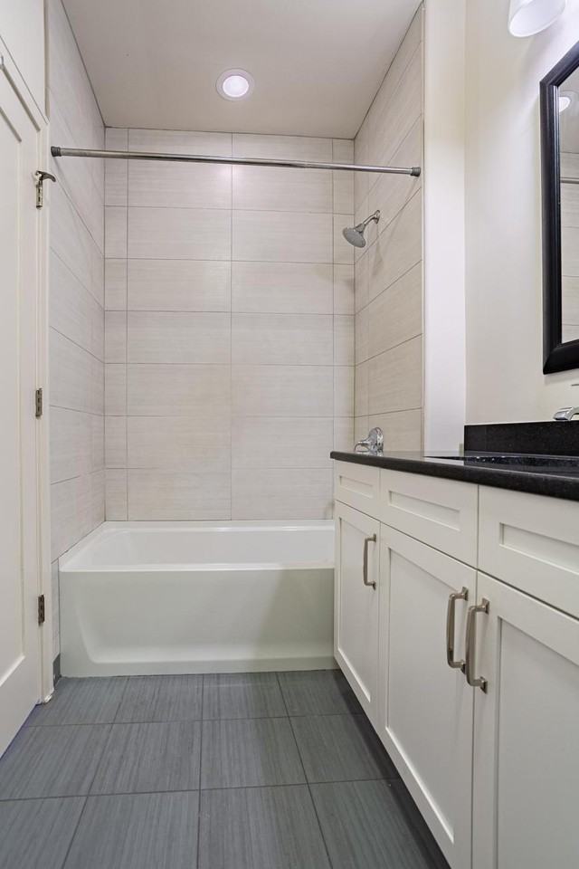 2100 Greenwood St - Photo 6 of 10