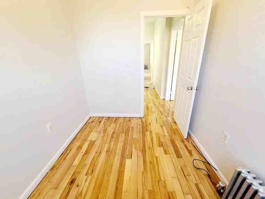 2106 Arthur Ave - Photo 5 of 10