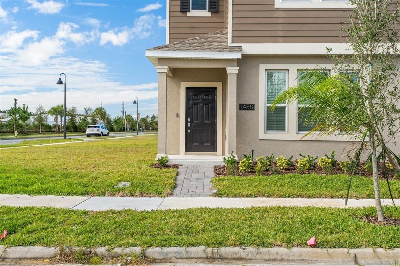 1458 Waverunner Ln - Photo 2 of 33