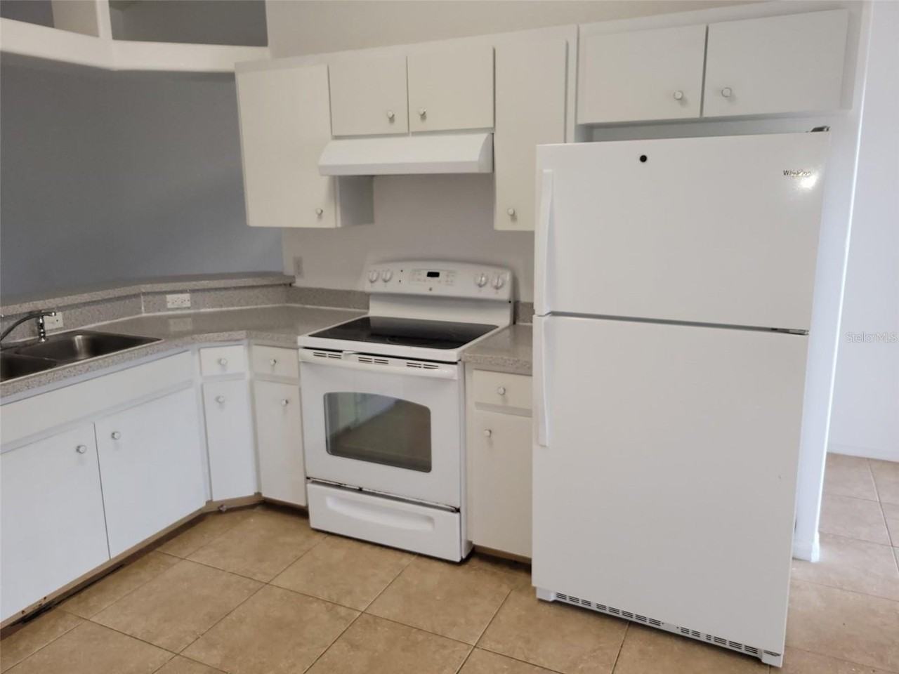 670 Reindeer Dr - Photo 4 of 14