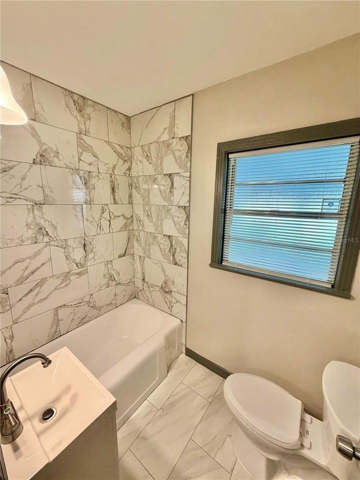 1017 W Blann Dr - Photo 4 of 21