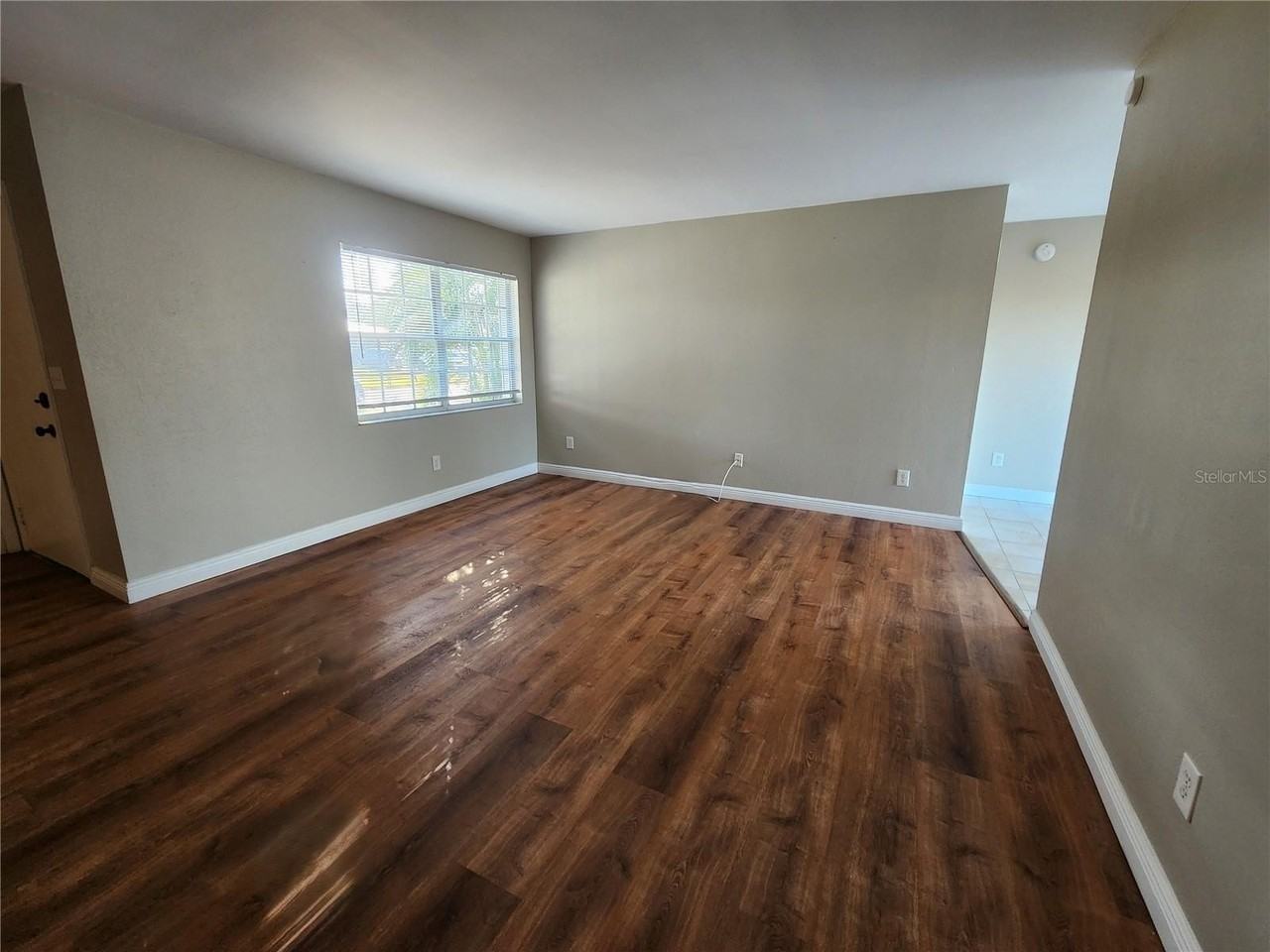 12909 83rd Ave - Photo 4 of 32