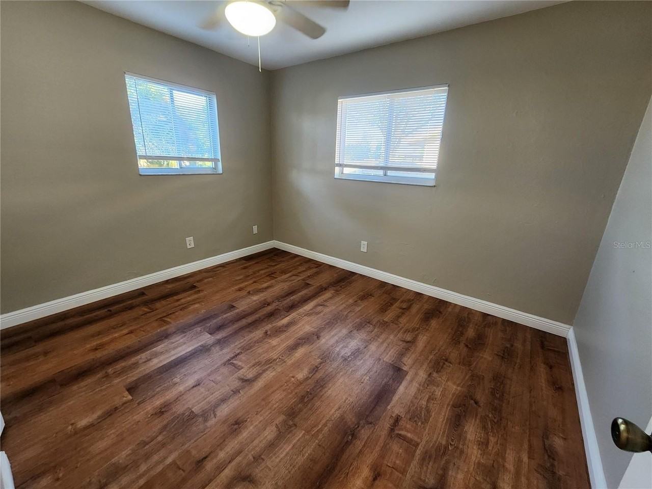 12909 83rd Ave - Photo 7 of 32