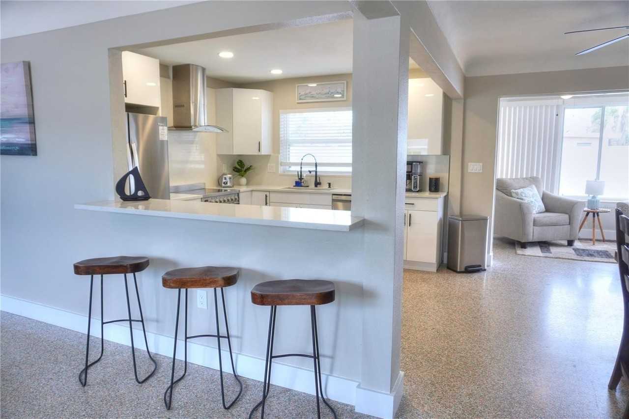 104 163rd Ave - Photo 5 of 22