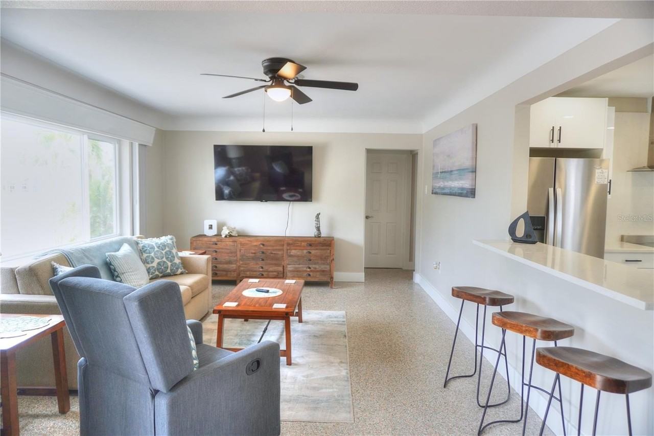 104 163rd Ave - Photo 7 of 22