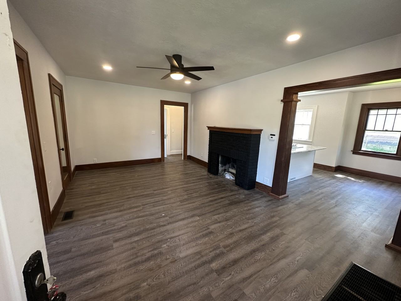 726 W 26th St #1 - Photo 2 of 9