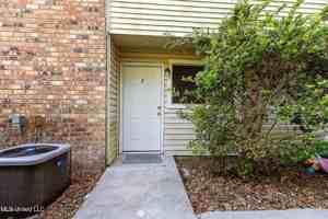 featured image of 3419 Hospital St Apt 4 #Apt 4