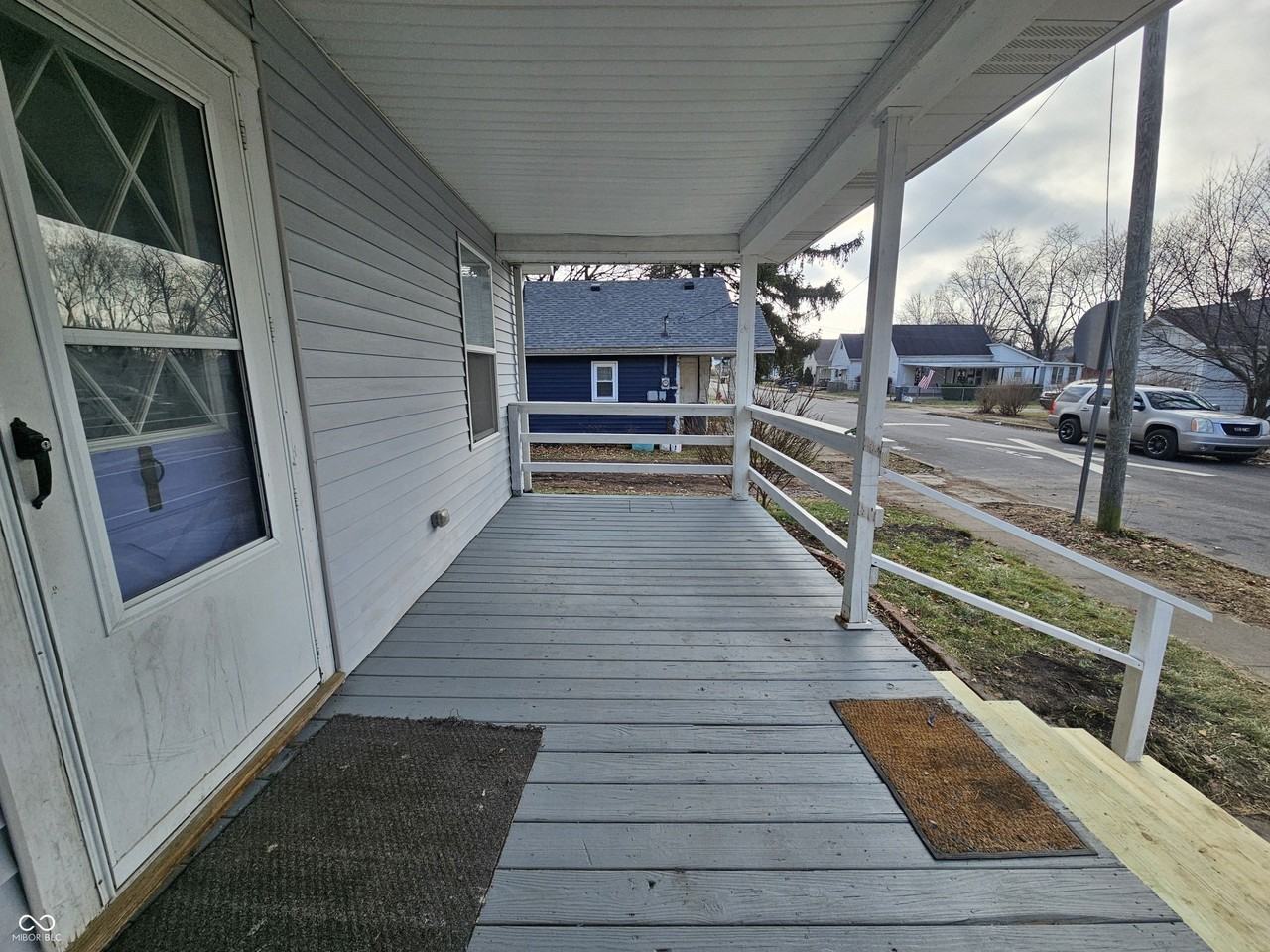 1728 Noble St - Photo 3 of 16