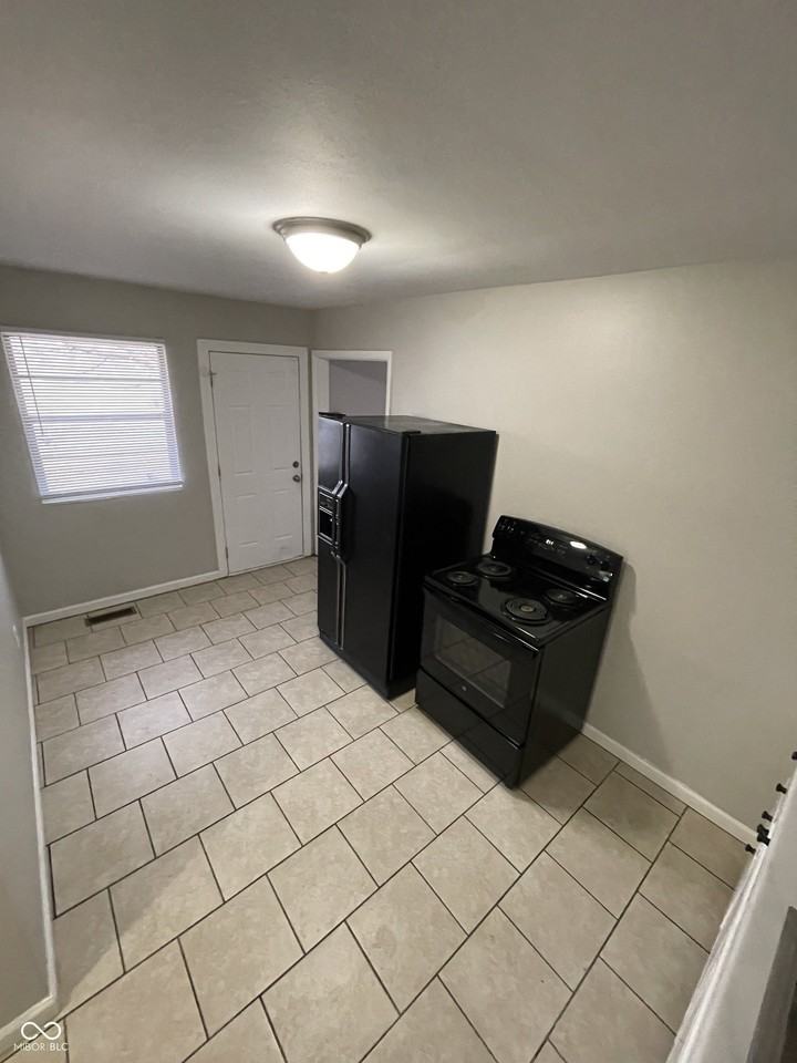 622 Brewer Pl - Photo 7 of 11