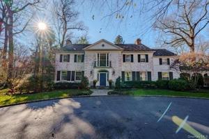 featured image of 10 Hidden Pond