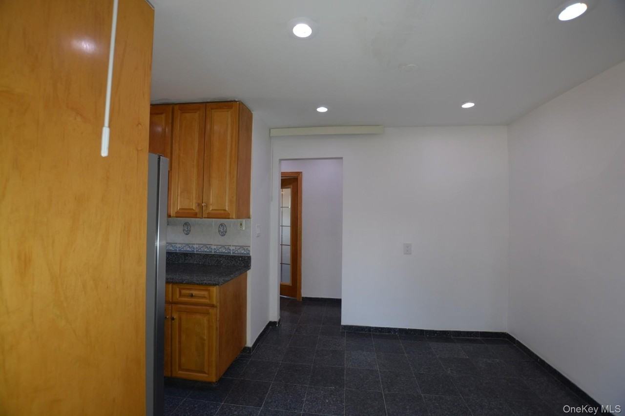 8201 251st St Unit 2 #2 - Photo 5 of 7