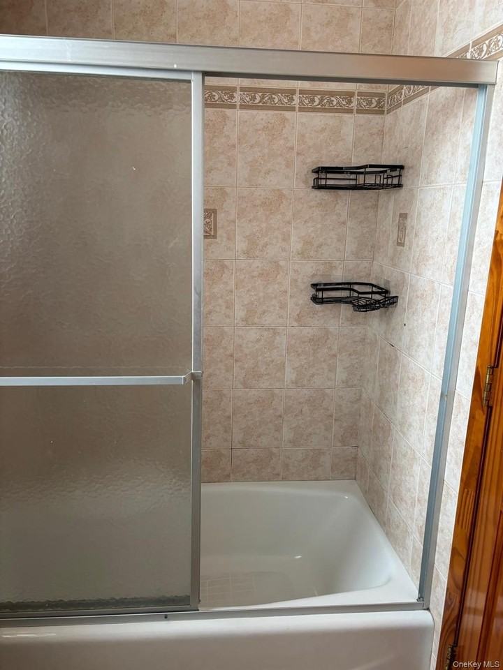 7520 167th St - Photo 3 of 7