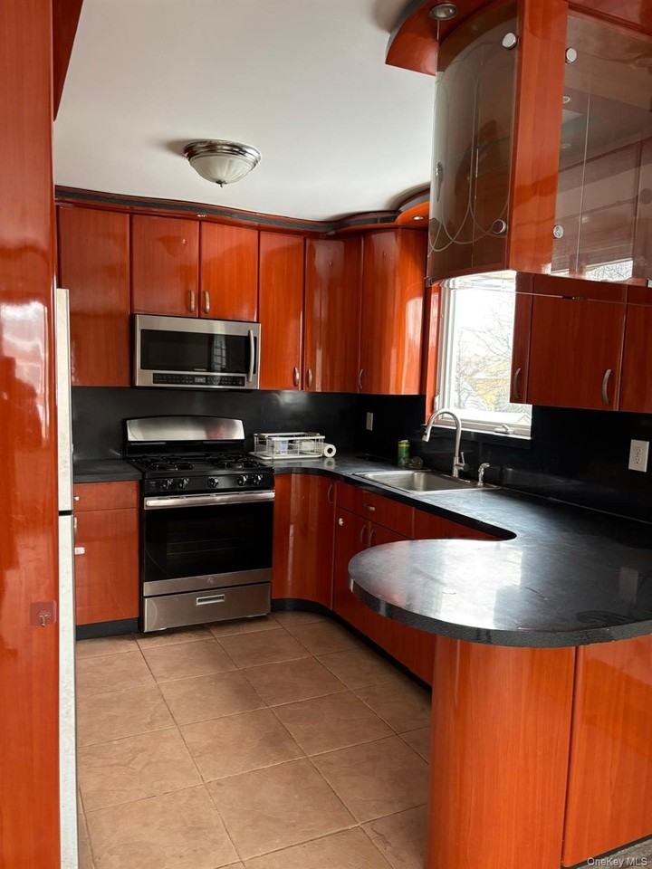 7520 167th St - Photo 7 of 7